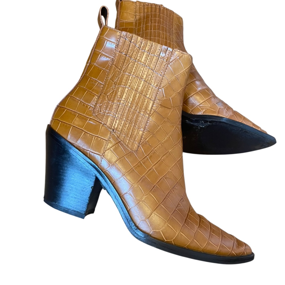 Alice + Olivia Westra Crocodile Print Booties Western Ankle Boots Tan Brown‎ 9